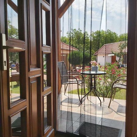 Bornemisza Kuria Apartamento Tiszabecs Exterior foto