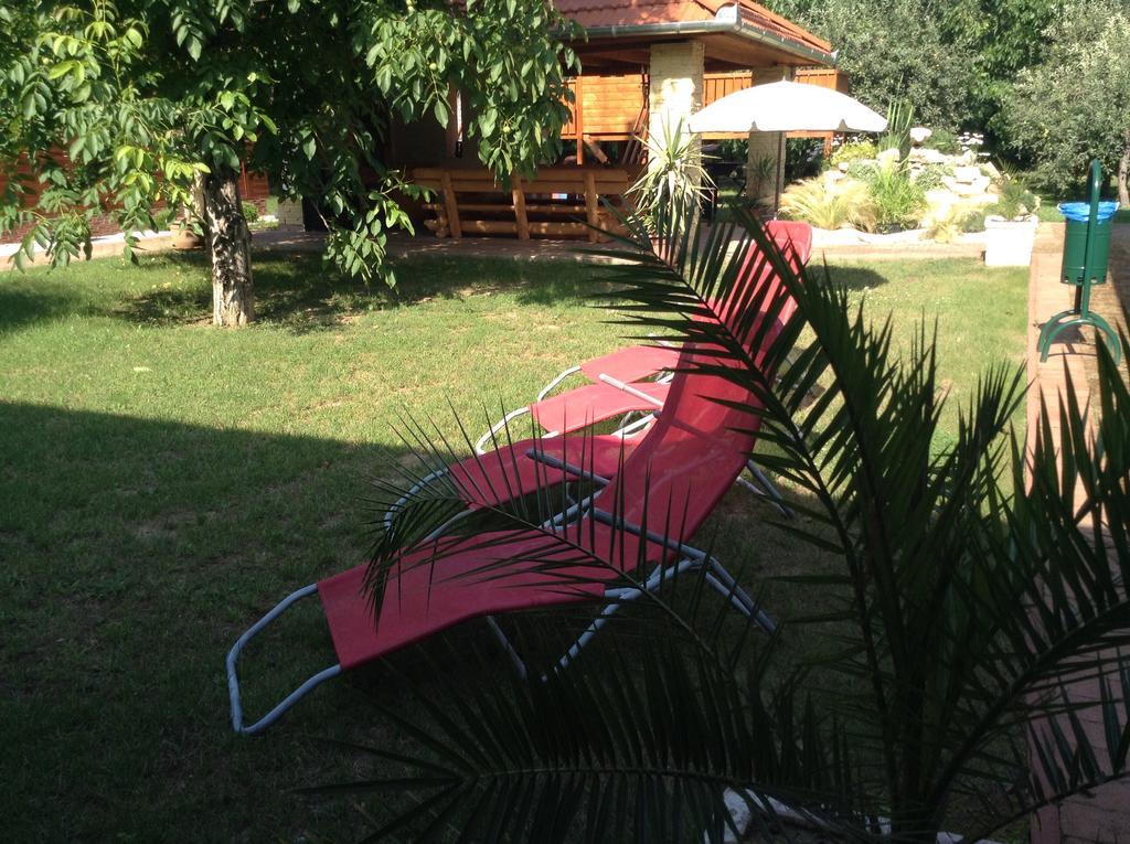 Bornemisza Kuria Apartamento Tiszabecs Exterior foto