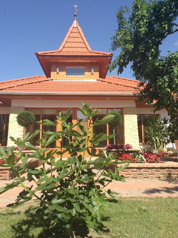Bornemisza Kuria Apartamento Tiszabecs Exterior foto