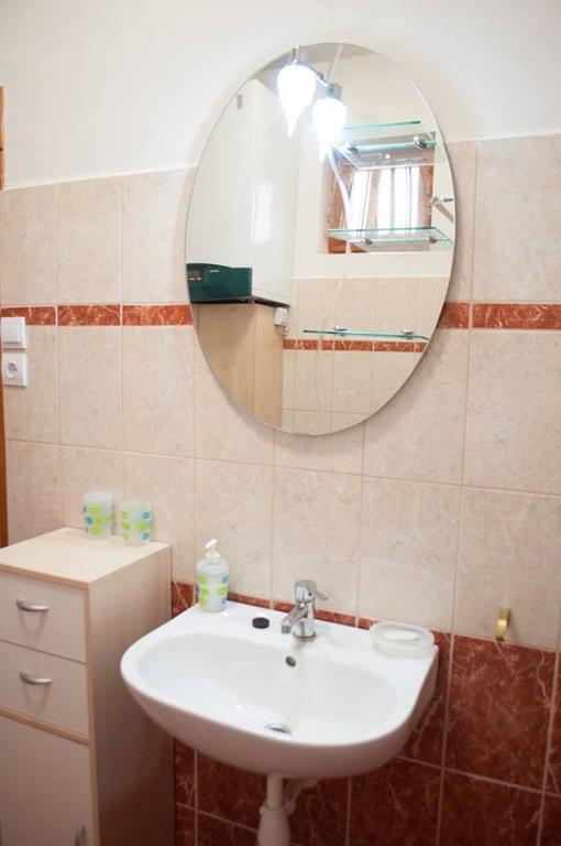 Bornemisza Kuria Apartamento Tiszabecs Exterior foto