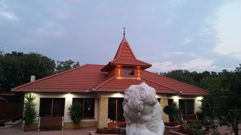 Bornemisza Kuria Apartamento Tiszabecs Exterior foto